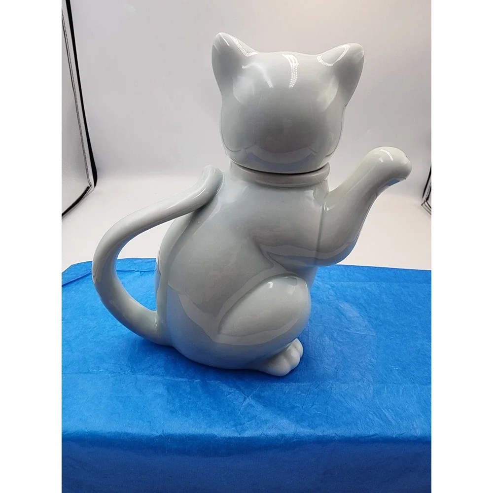 Takahashi San Francisco Cat Teapot Fine Porcelain Hand Finished Japan Grey 6.5in